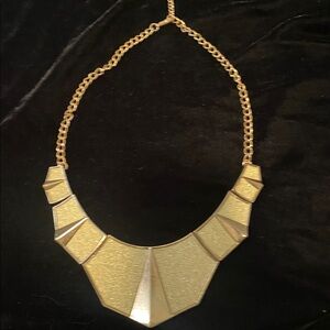 Elegant Gold Statement Necklace